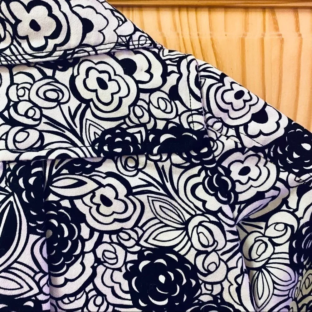 Gap black white flowered graphic swing coat jacket