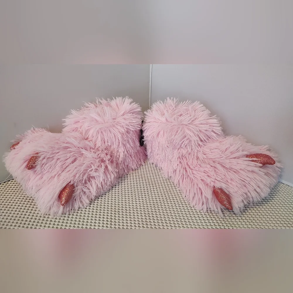 Wonder Nation Little Girl Size 13/1 Monster Claw Slippers Pink Plush NWT