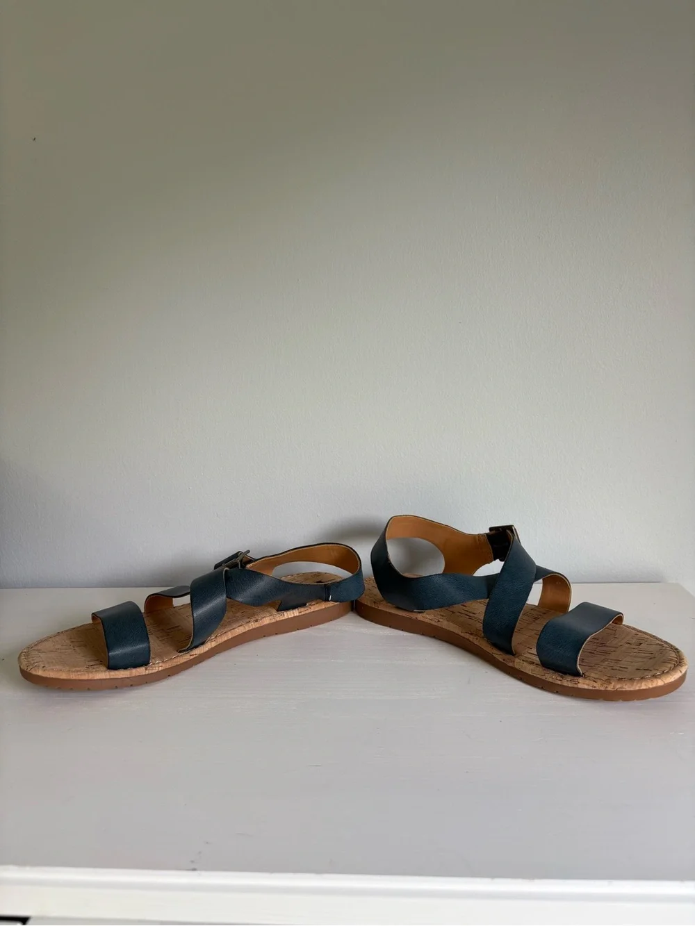 Korks ✨mint worn