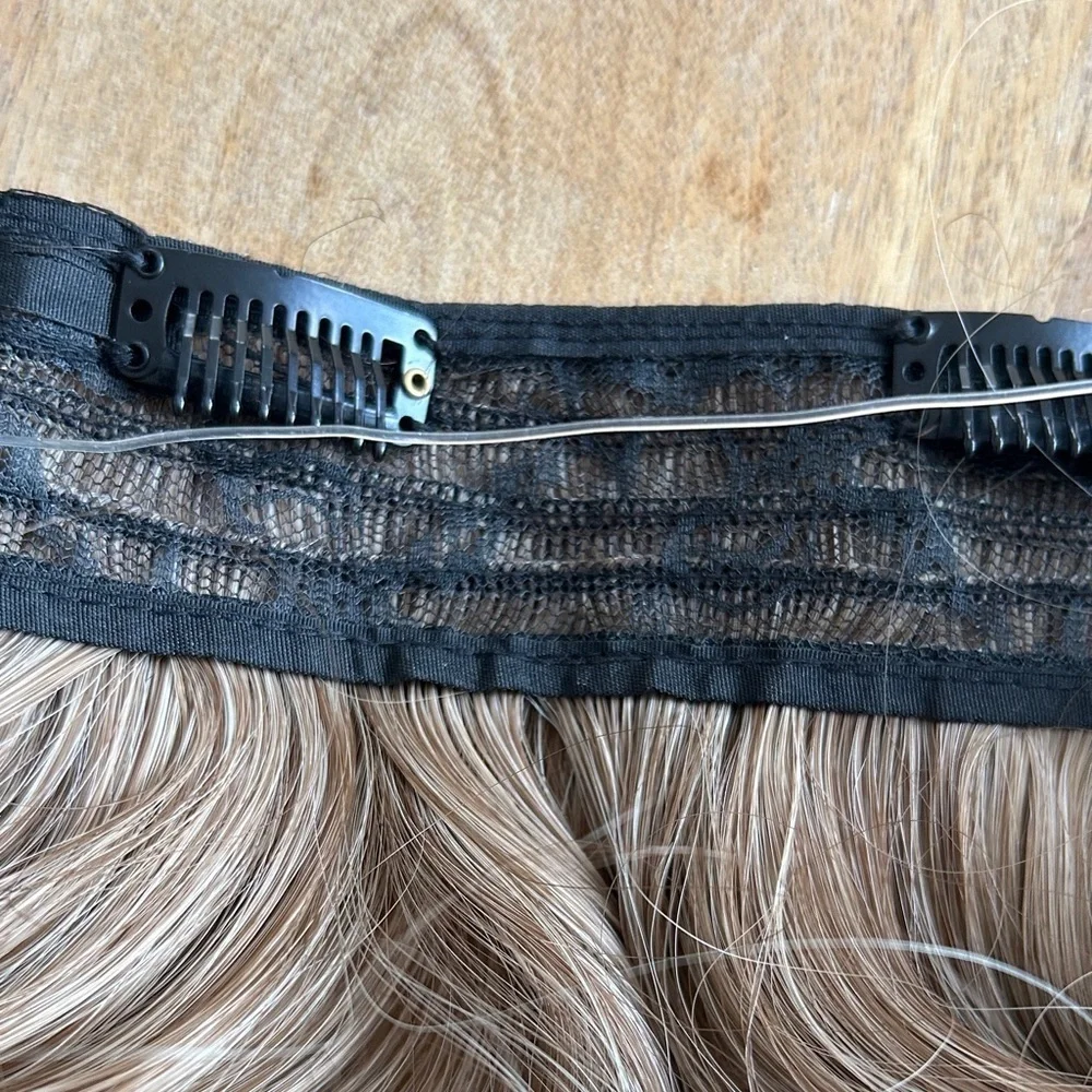 Luxurious Wavy Hair Extension invisible wire 20” long blonde w clips