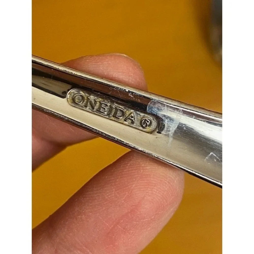 Oneida tindra stainless