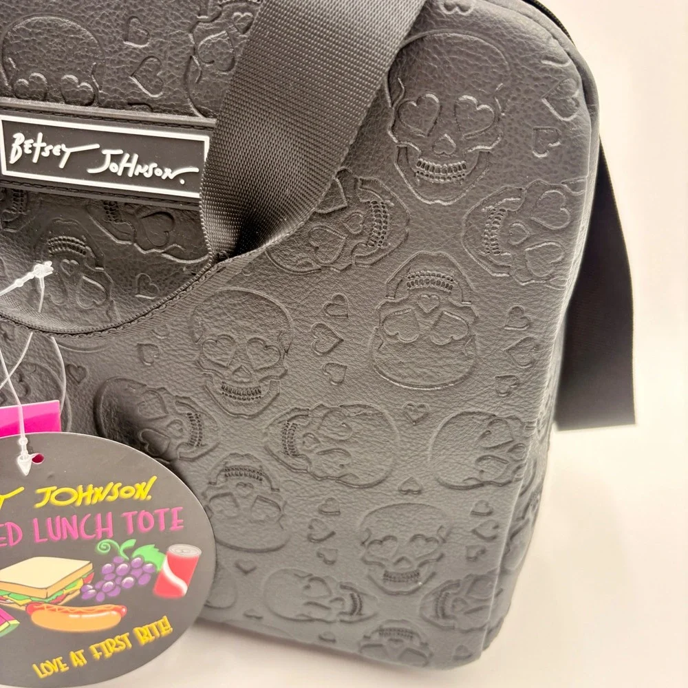Betsey Johnson insulated lunch