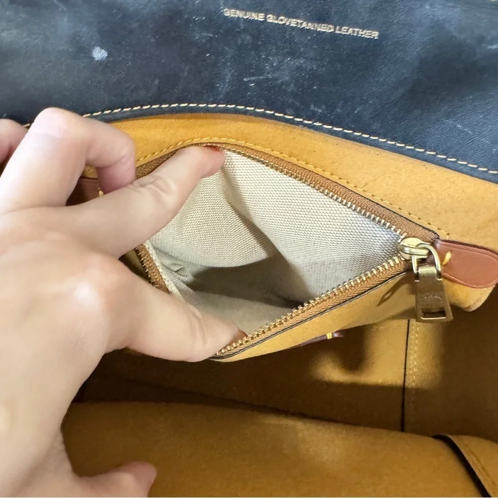 Coach troupe tote