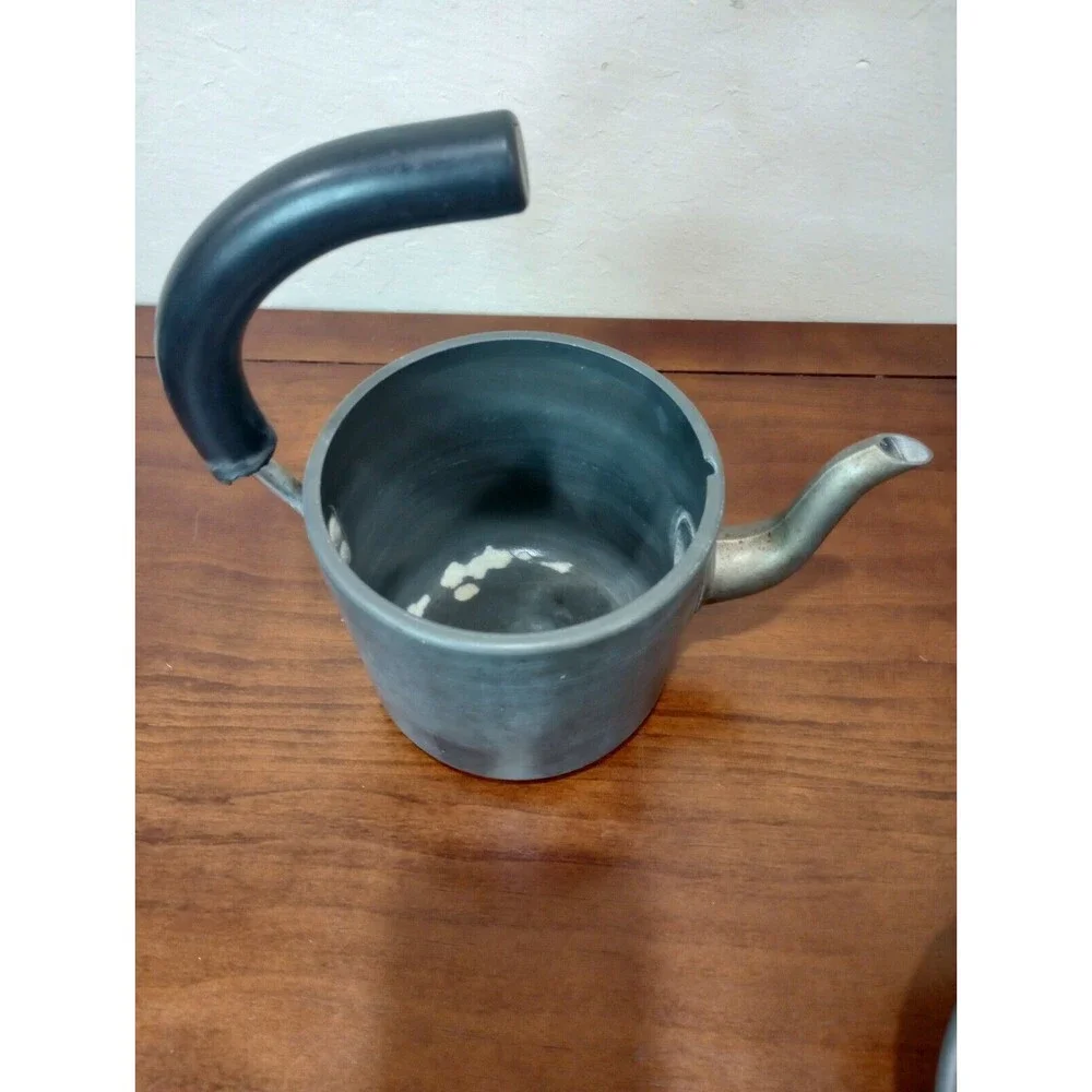 Unbranded tea enthusiasts