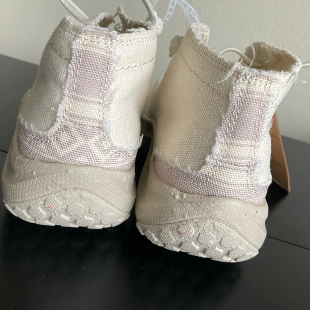 HOLO Footwear eco friendly