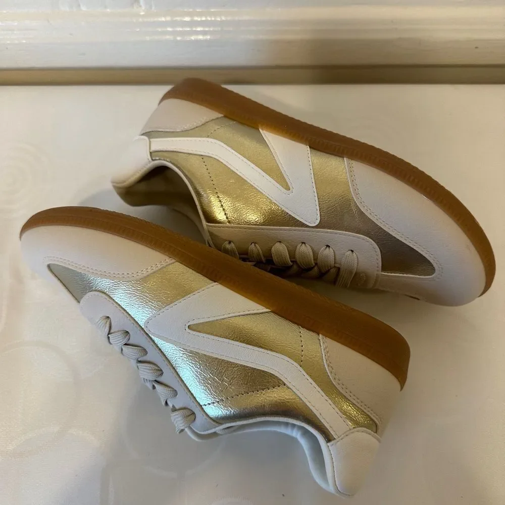 Dolce Vita Women’s Gold and White Sneakers size 7 1/5 new