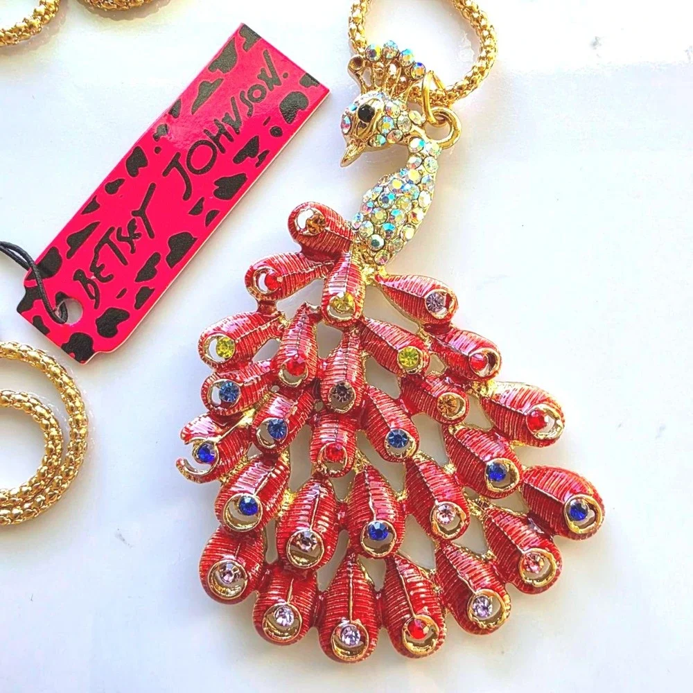 Betsey Johnson dazzling expression