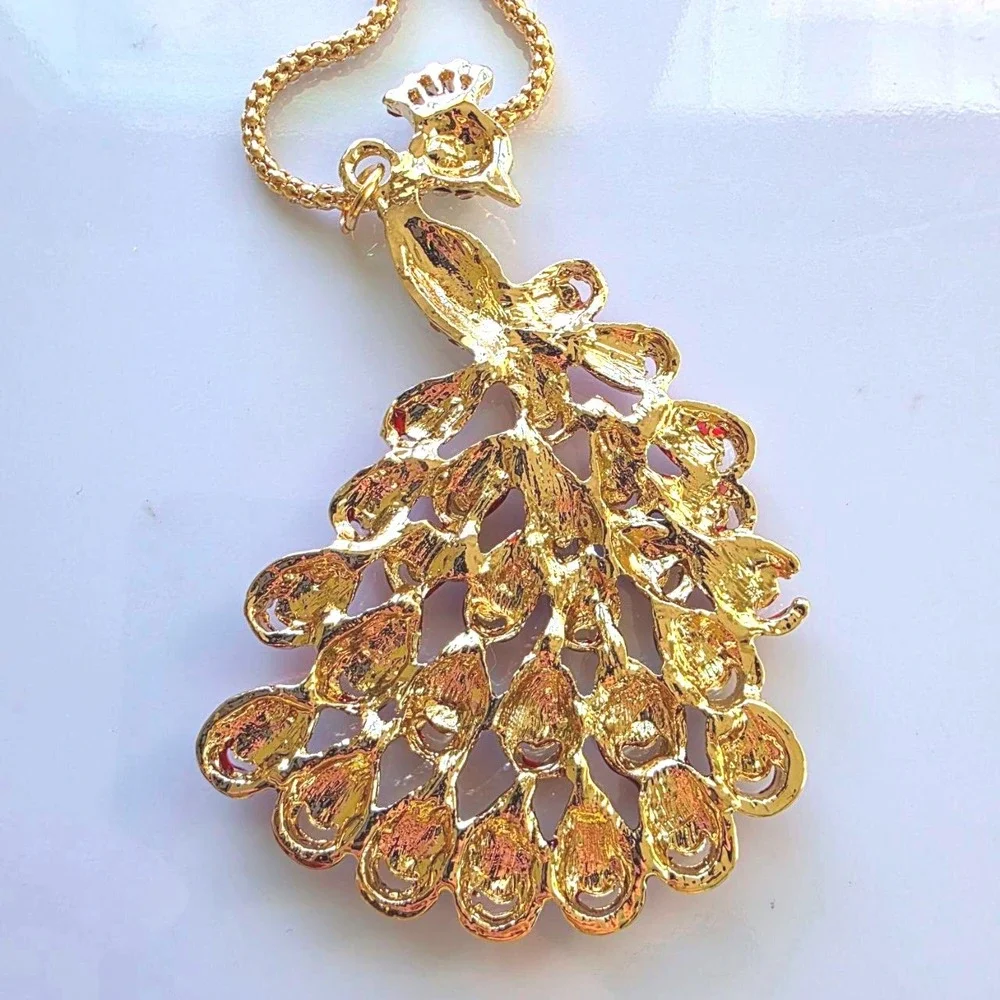 Betsey Johnson dazzling expression