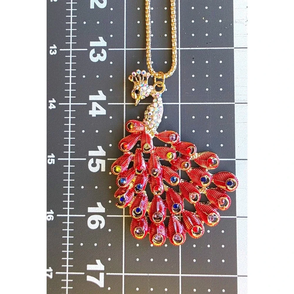 Betsey Johnson dazzling expression