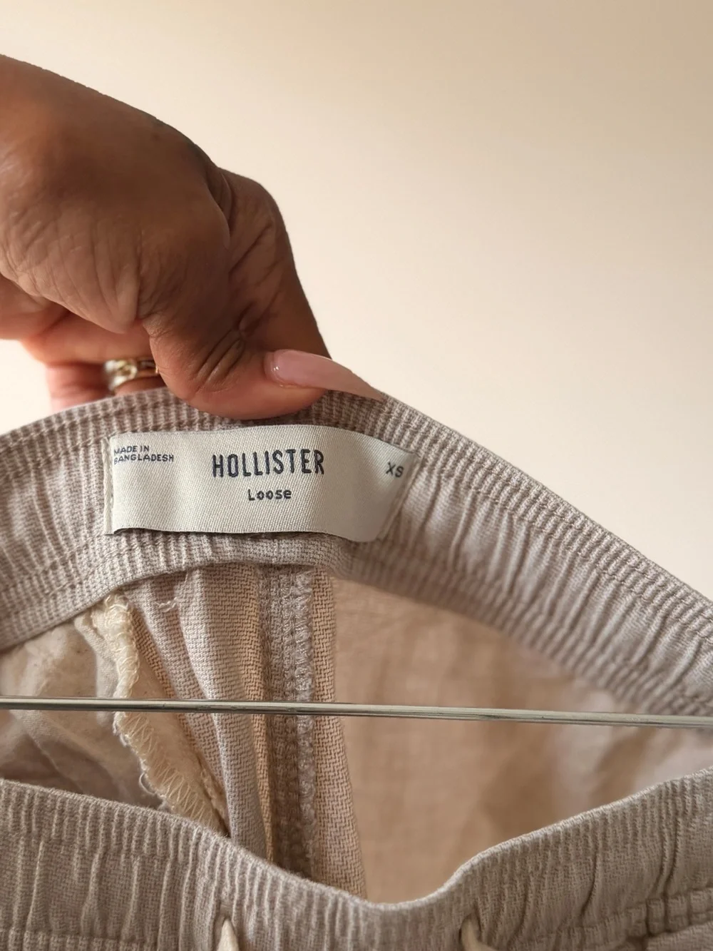 Hollister casual lien