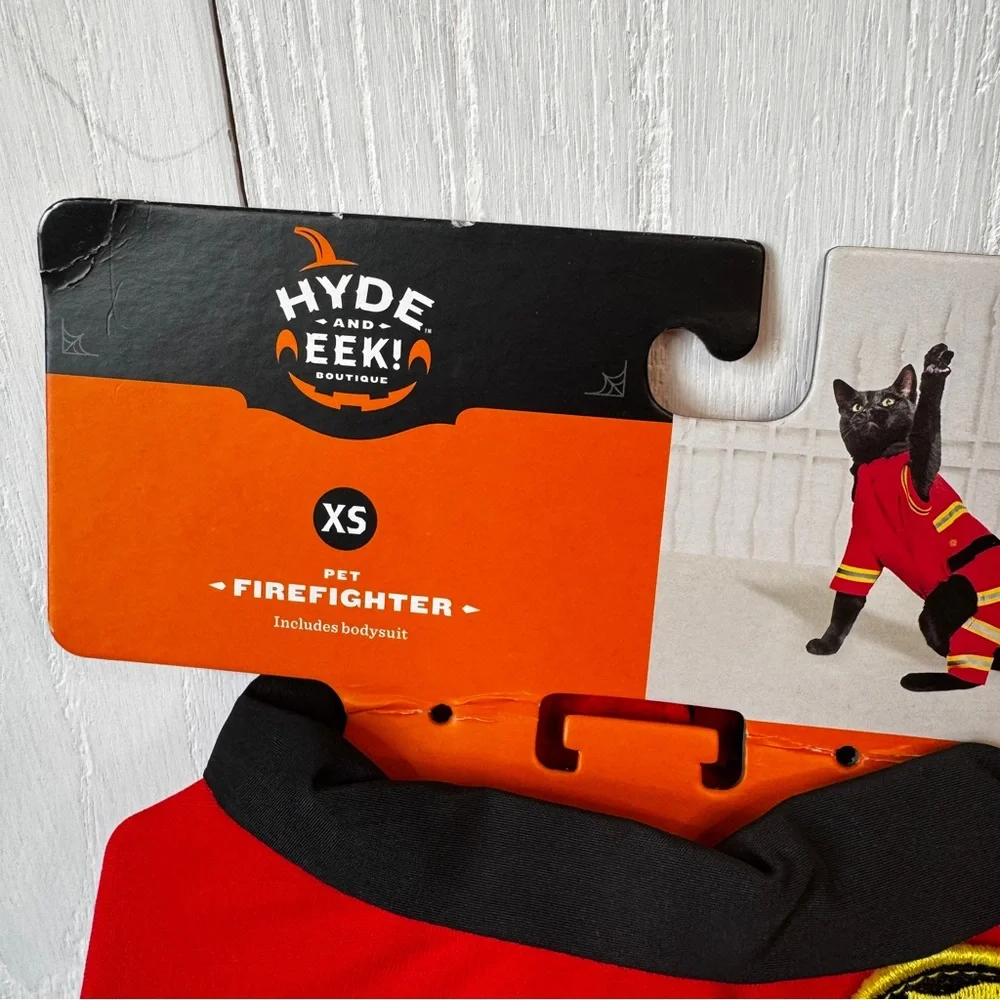 Hyde & EEK! red black