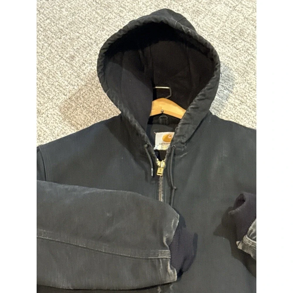 Carhartt features against