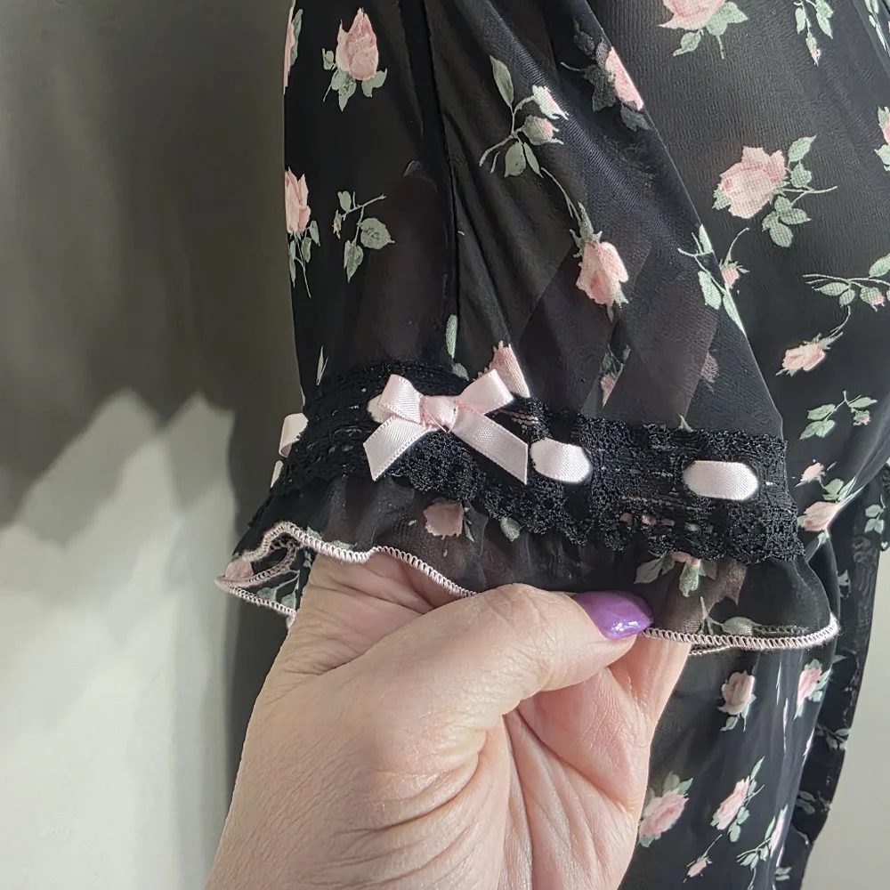 Floral Sheer Black Kimono Robe lightweight women's size large from In Bloom