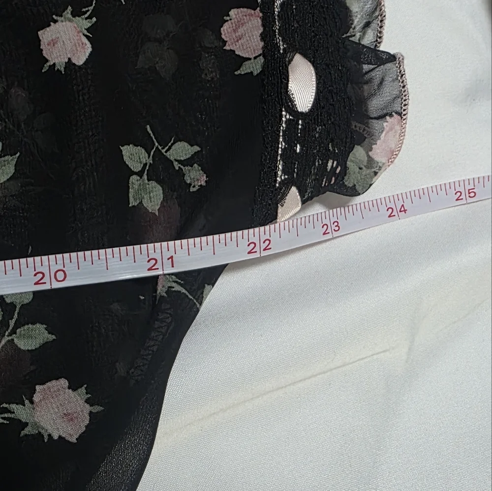 Floral Sheer Black Kimono Robe lightweight women's size large from In Bloom