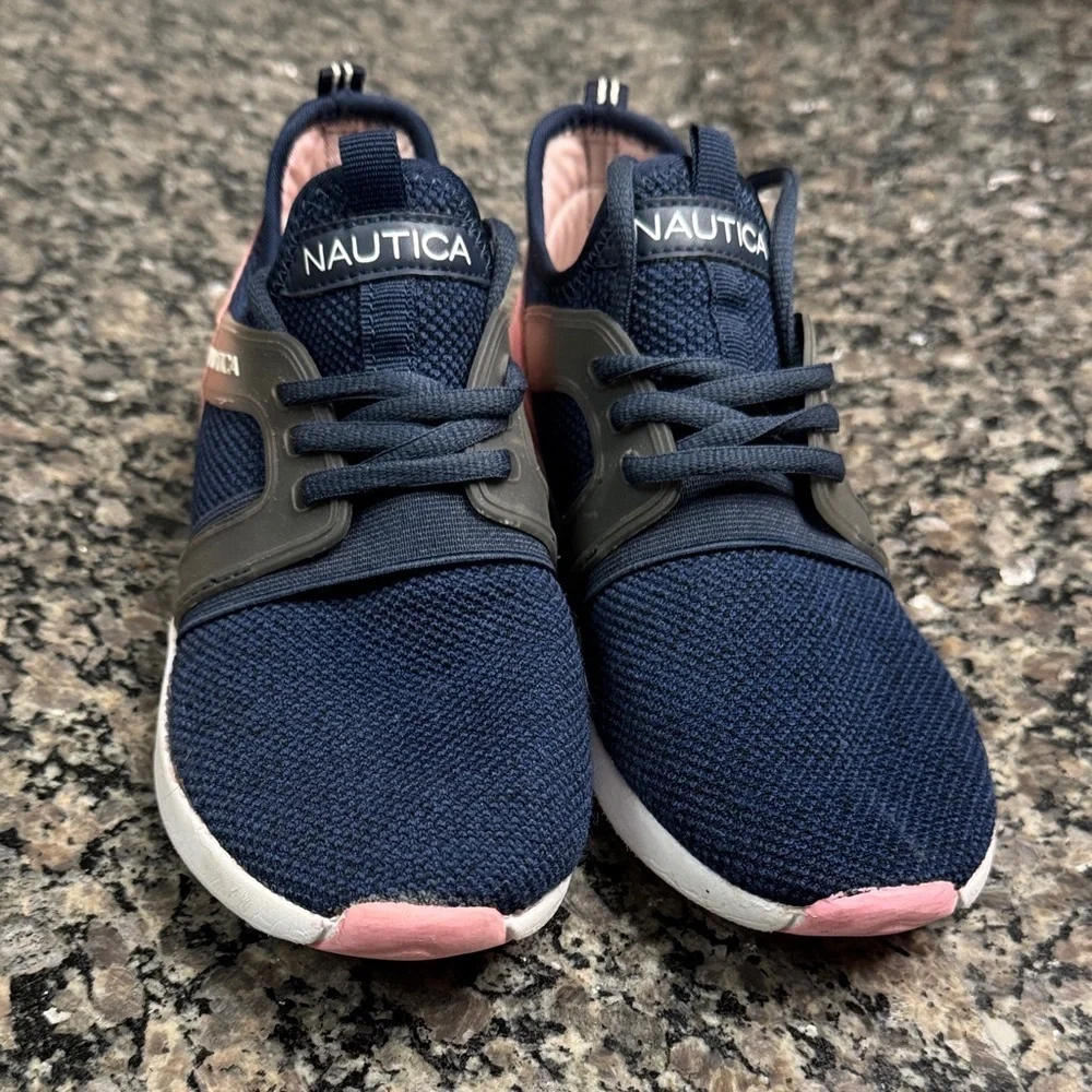 Nautica great stylish