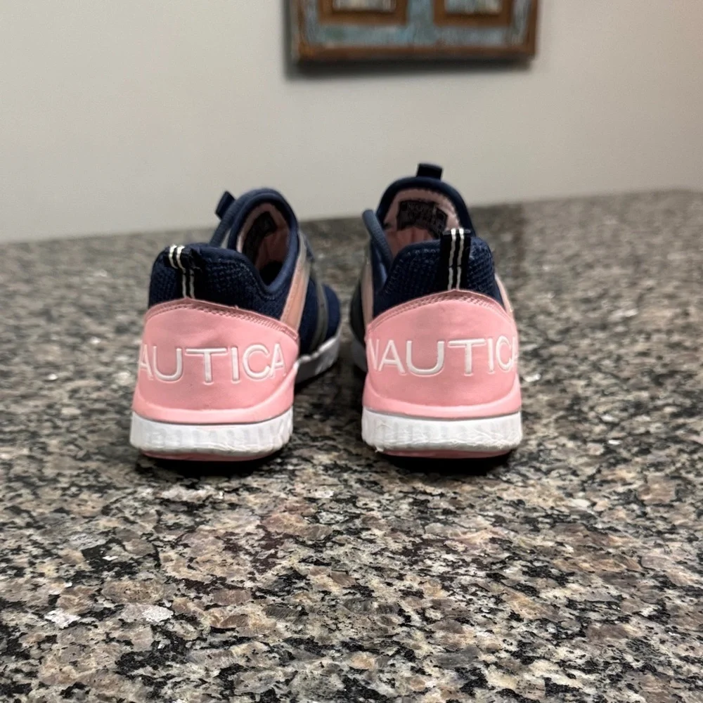 Nautica great stylish