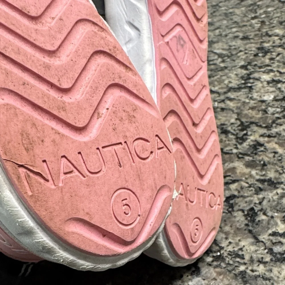 Nautica great stylish
