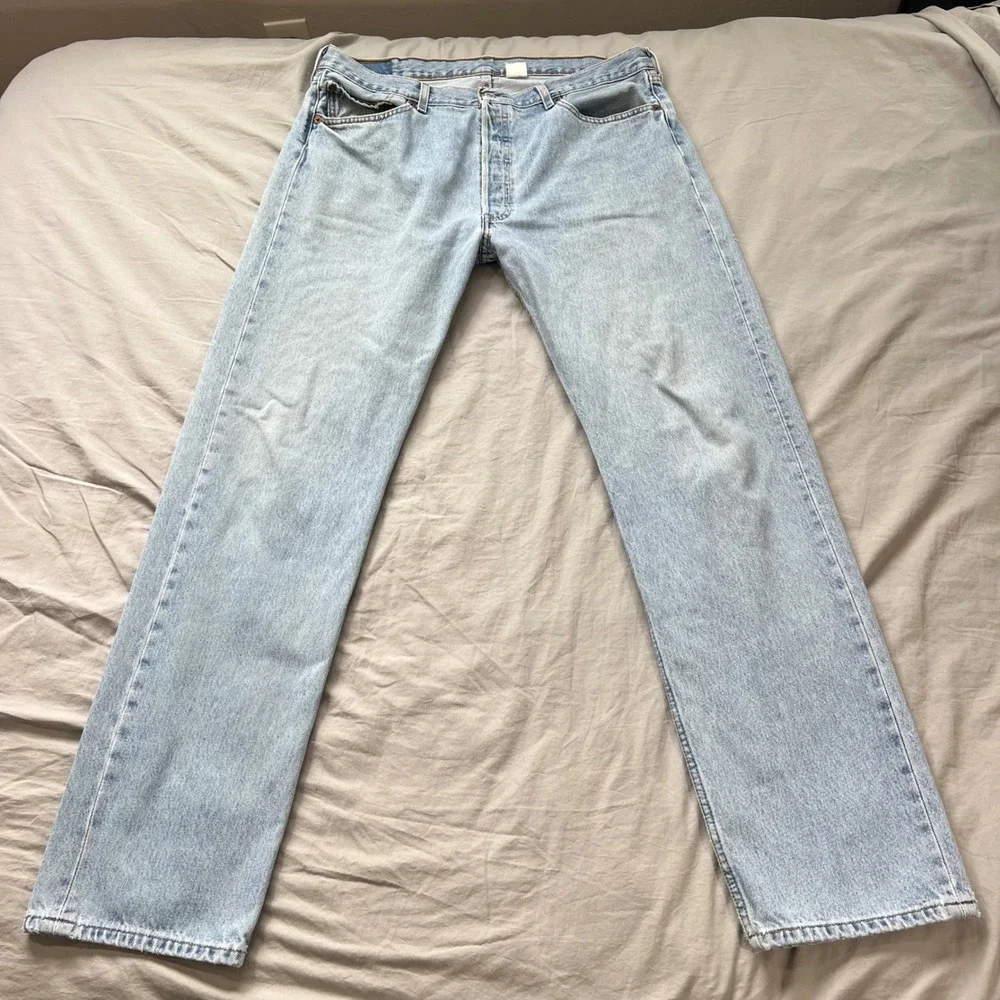Vintage LEVI'S 501 Jeans Mens 38X34 Light‎ Wash Straight Leg Denim 2005 Stained