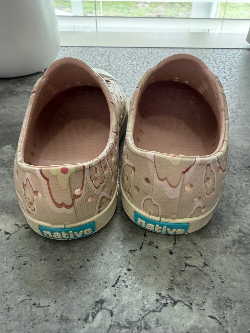 Native Shoes light pink