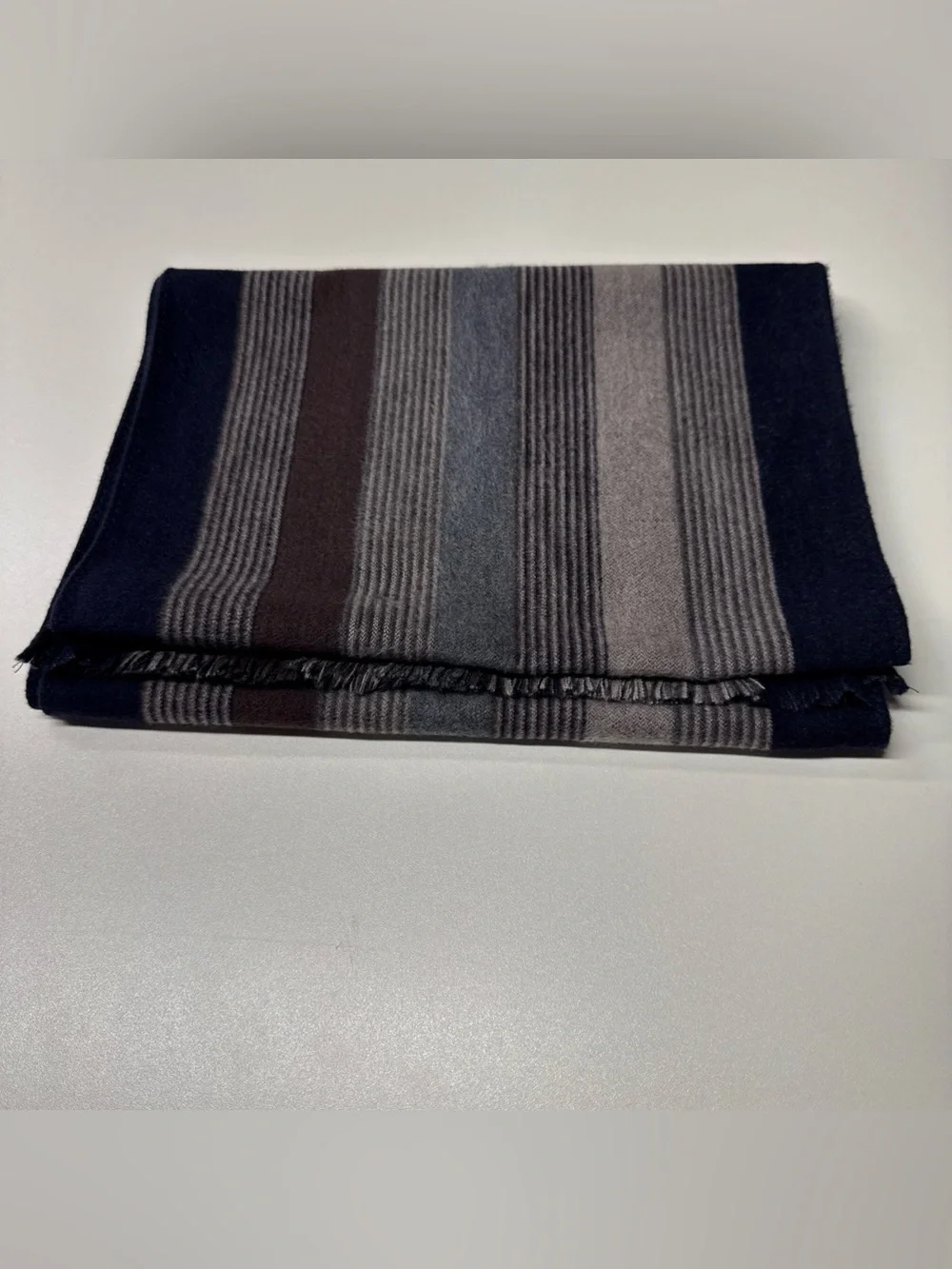 Chelsey By Joseph Men’s Scarf Striped Silk Fleece Gray Fringe 12