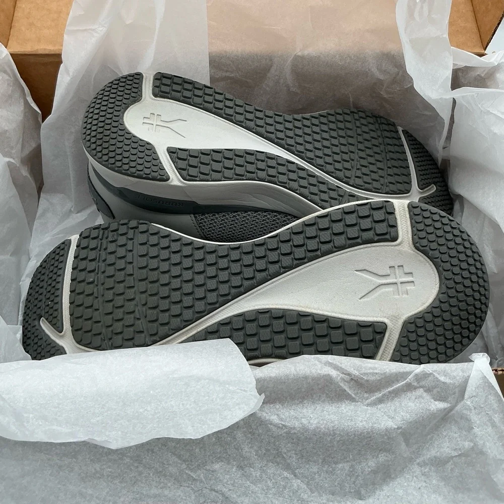 KURU QUANTUM 2 Men's Charcoal‎ Sneakers size 10.5 Wide