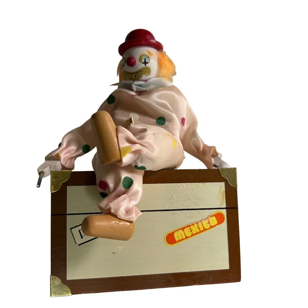 Westland Be A Clown Music Box Figurine Hat is Damaged 7