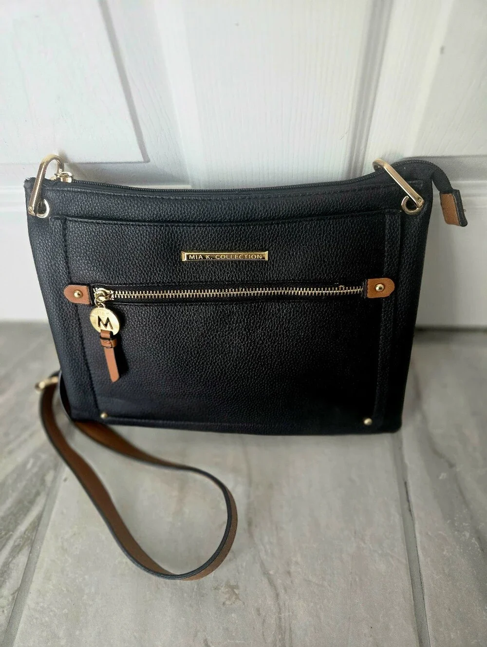 Mia K Collection Aliyah Black Crossbody Bag Brown Trim Gold Hardware