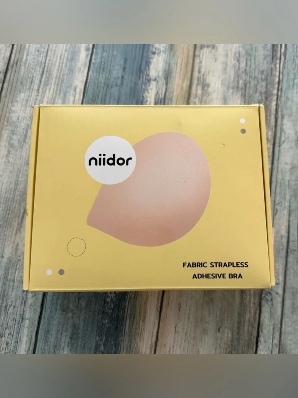 Niidor adhesive bra