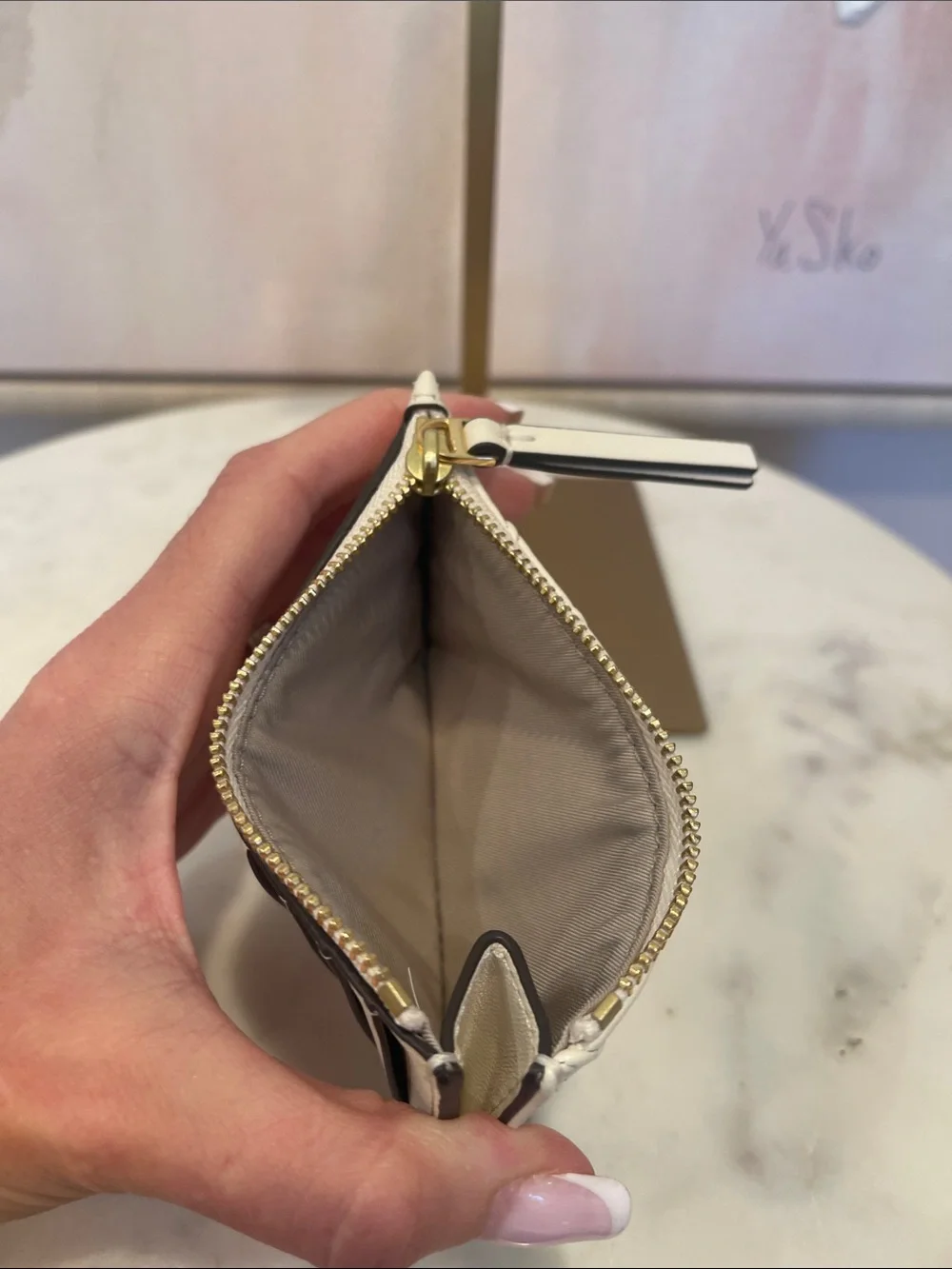NWT Tory Burch Fleming Quilted White Leather Zip Card Wallet