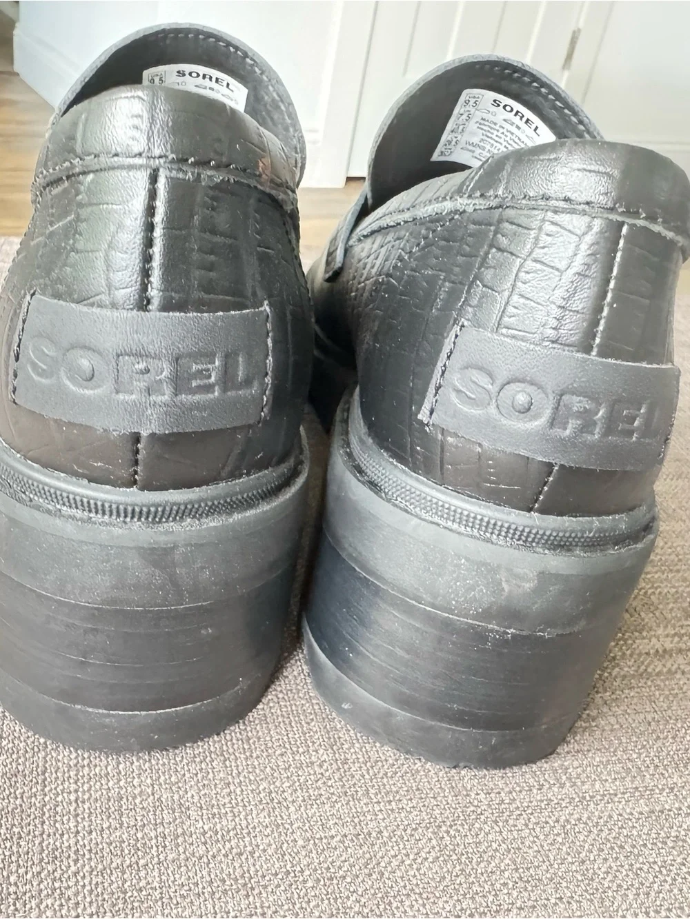 Sorel textured croc