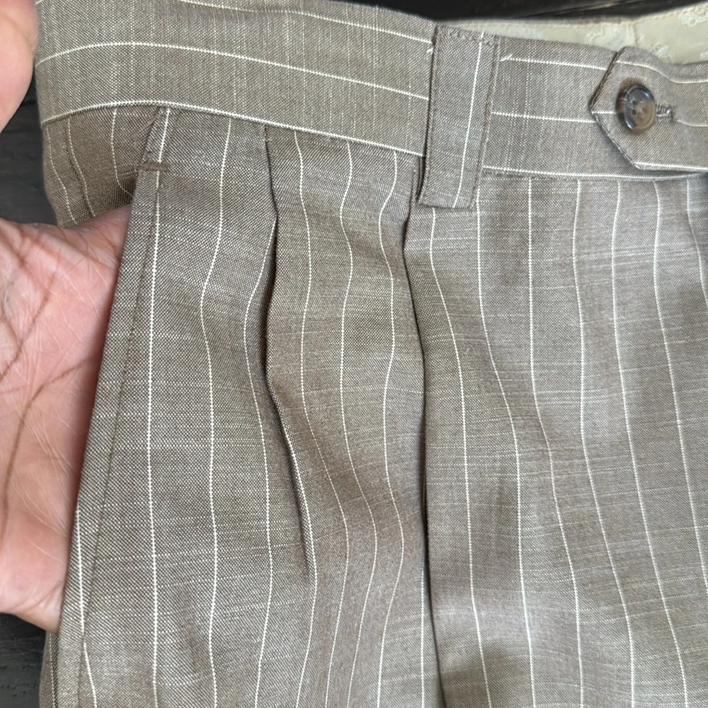 STEVE HARVEY CELEBRITY EDITION TAN STRIPED 3PC SUIT SIZE 44R/38R