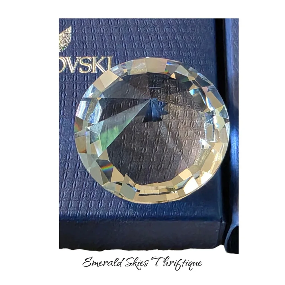 Swarovski crystal chaton
