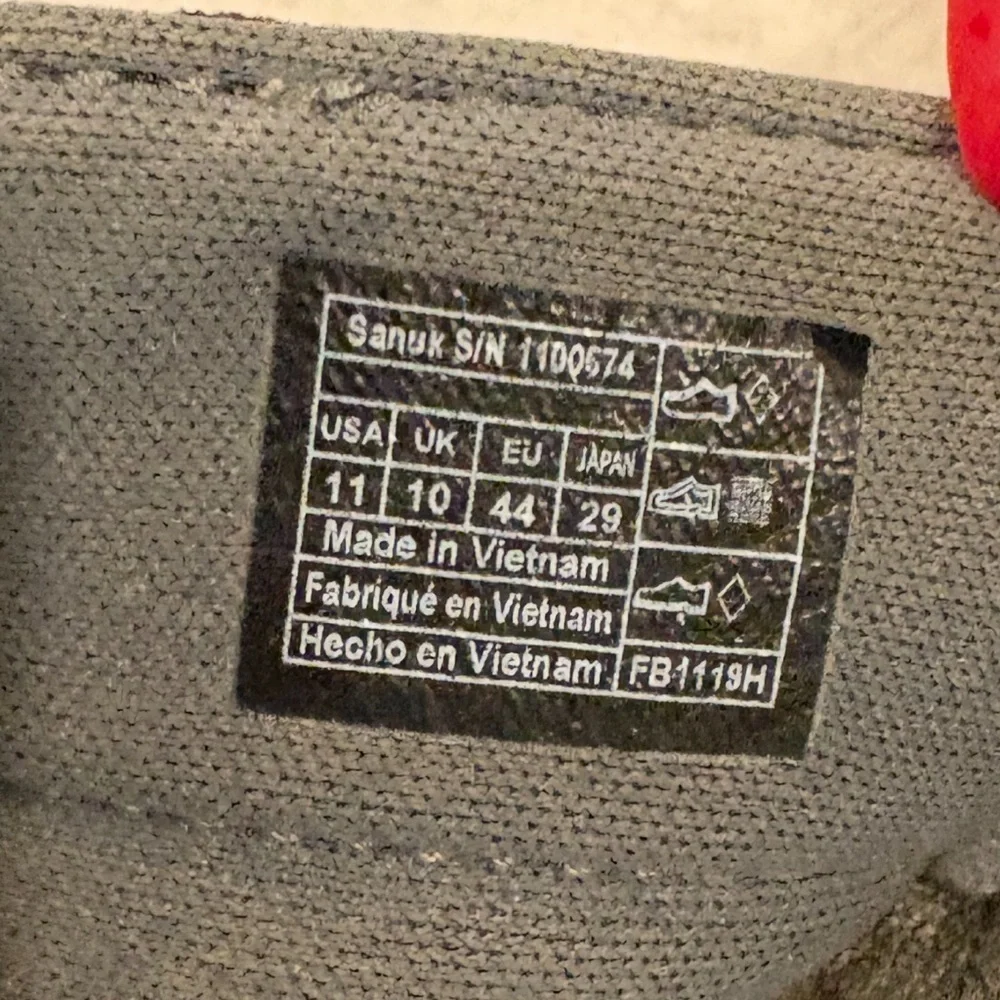 Sanuk men’s size