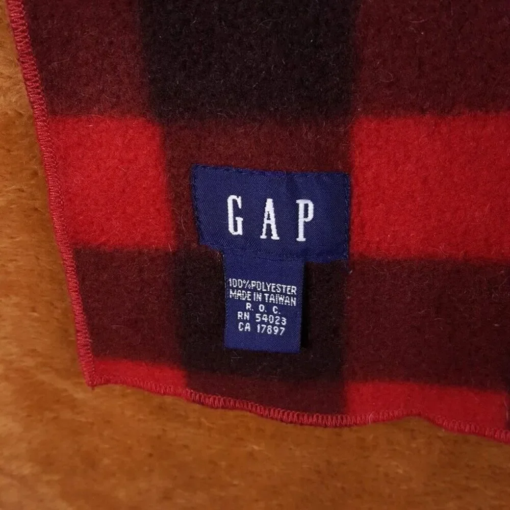 GAP scarf red
