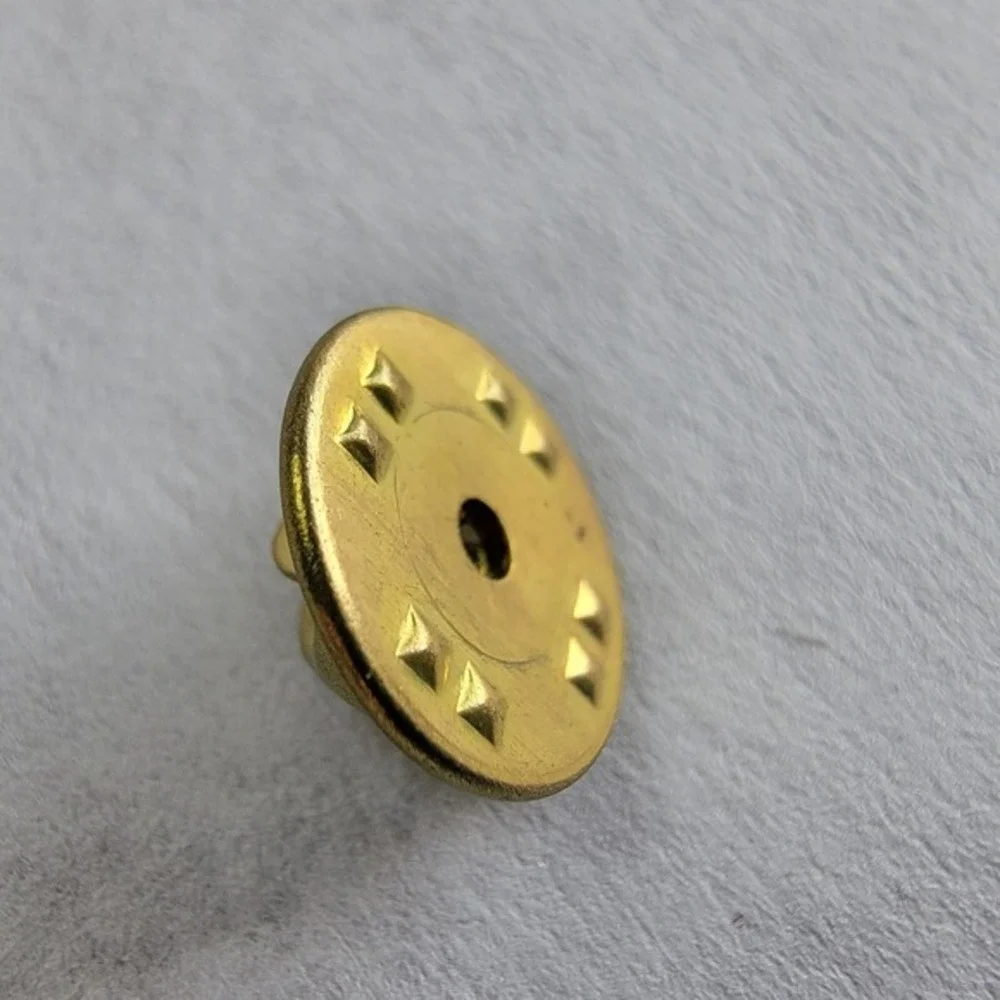 N/A lapel tie