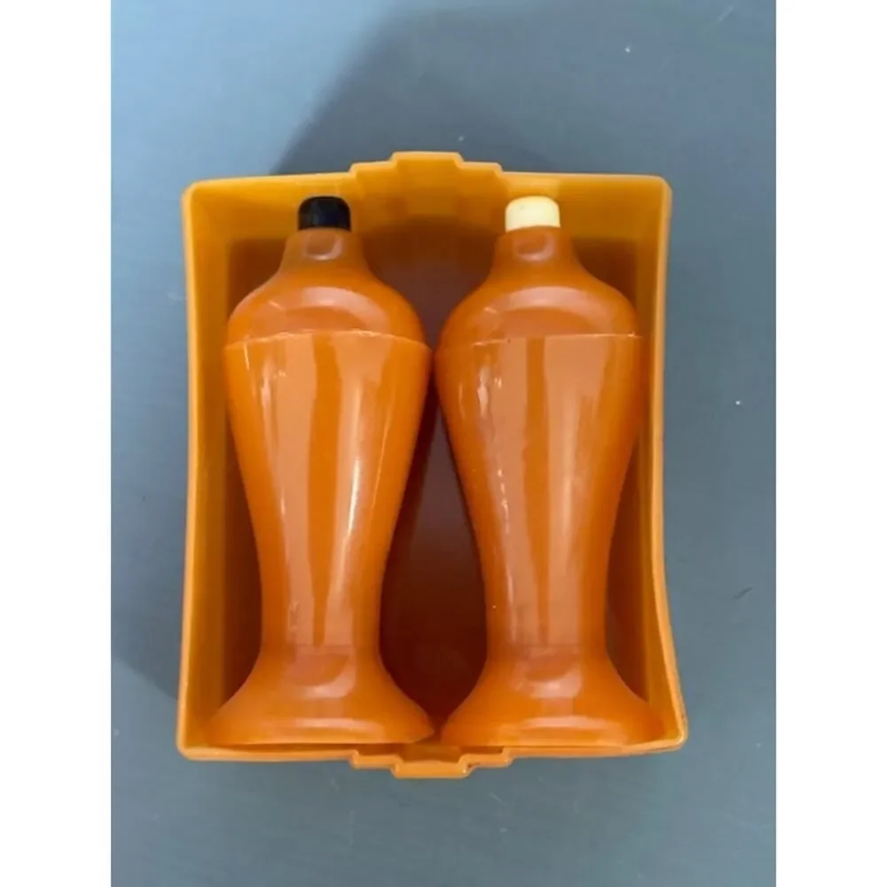 Vitnage Mid Century Modern Art Deco Carvanite Salt and Pepper Shakers Amber MCM