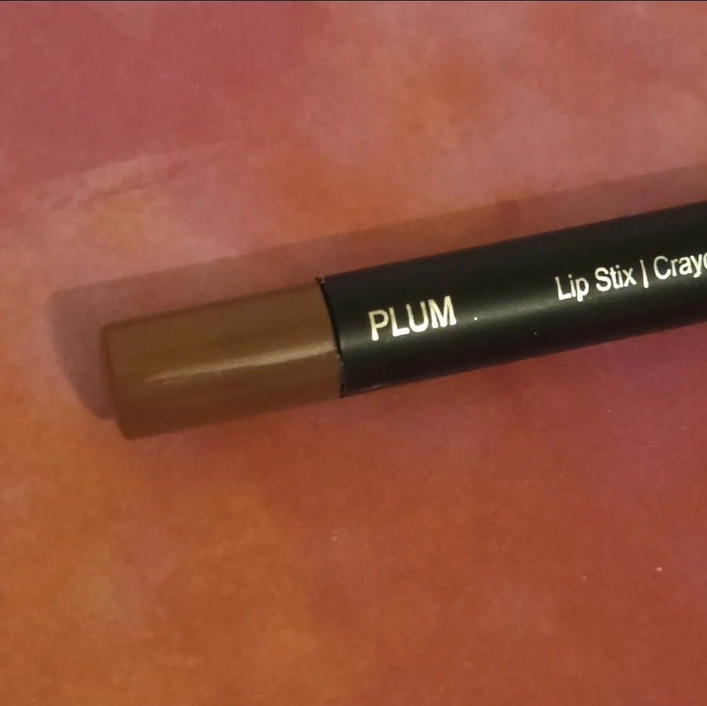 Laritzy Cosmetics $25 means