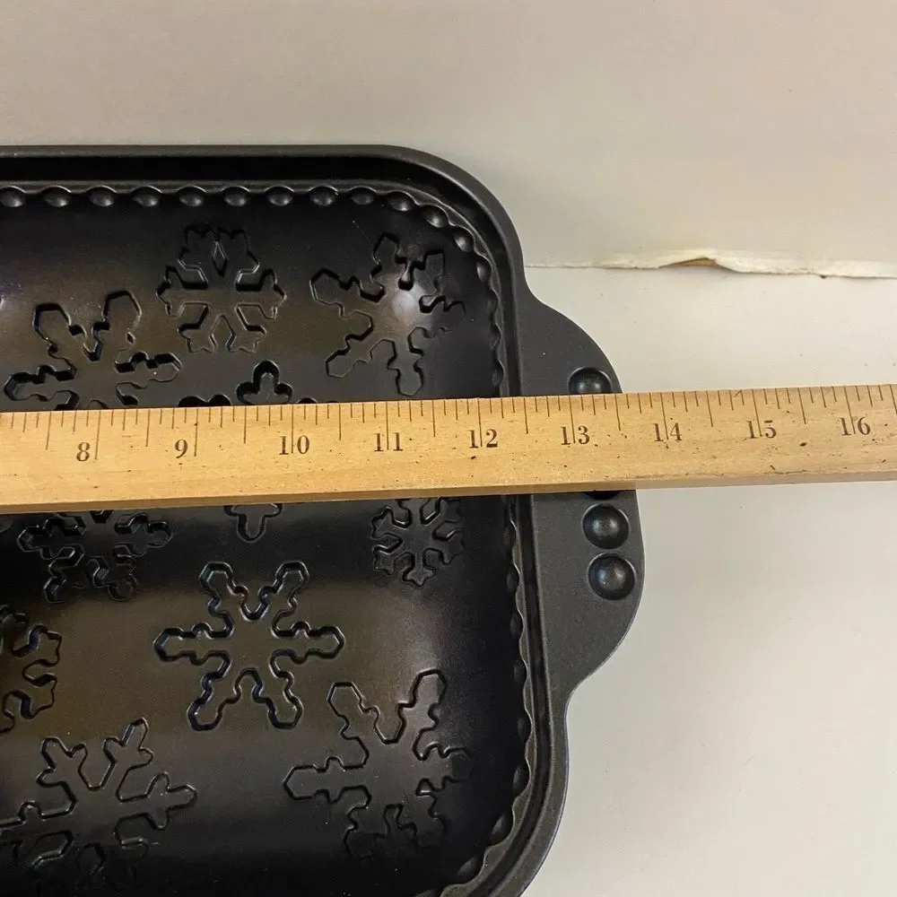 Nordicware snowflake‎ pan 11x9”