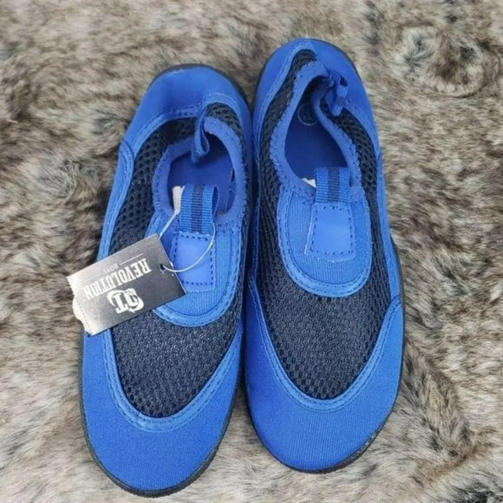 Swiggles Boys Size 9/10 black & blue water‎ shoes