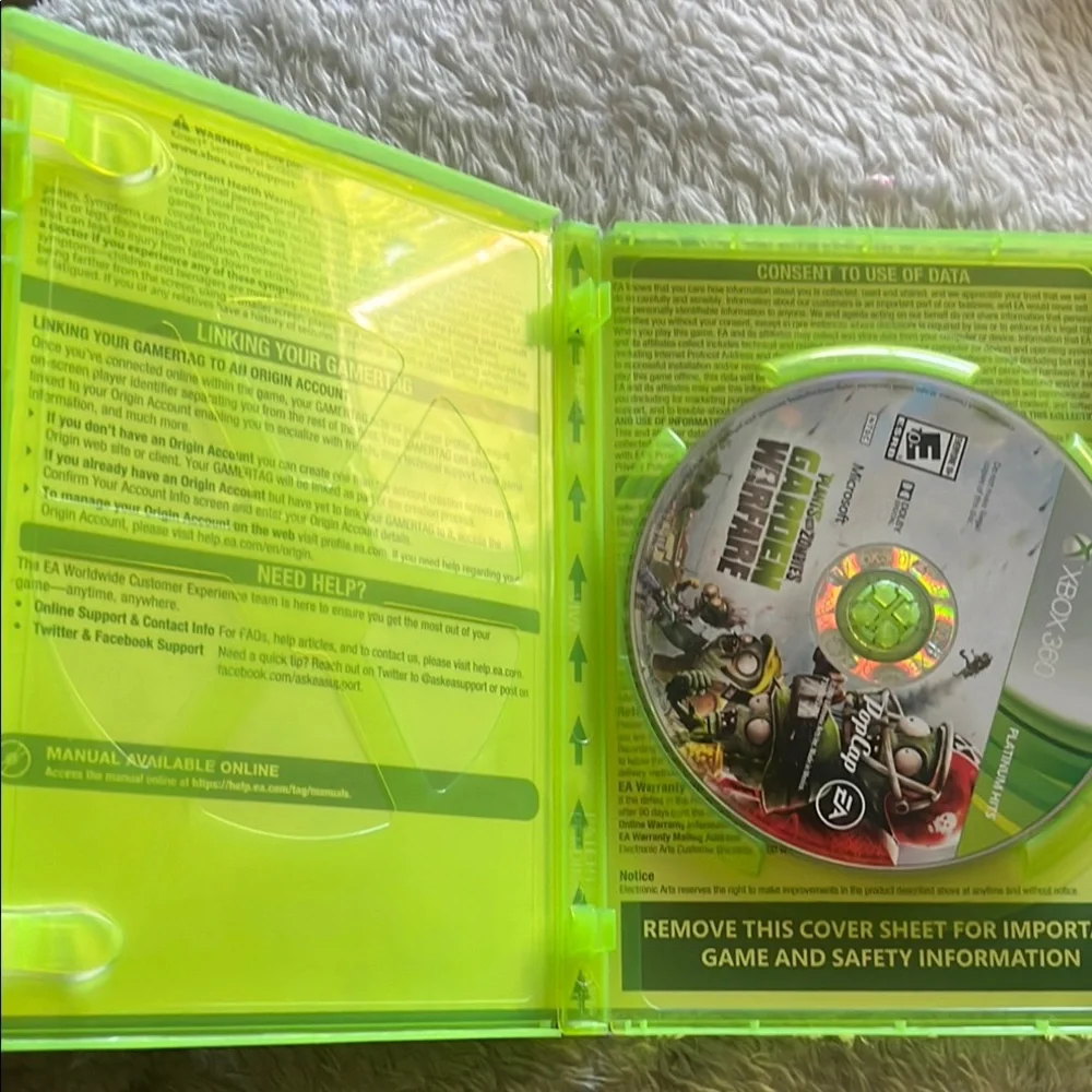 Green Xbox 360 Video Game Plants vs Zombies Garden Warfare