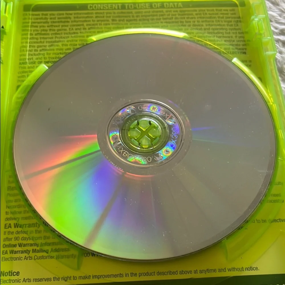 Green Xbox 360 Video Game Plants vs Zombies Garden Warfare