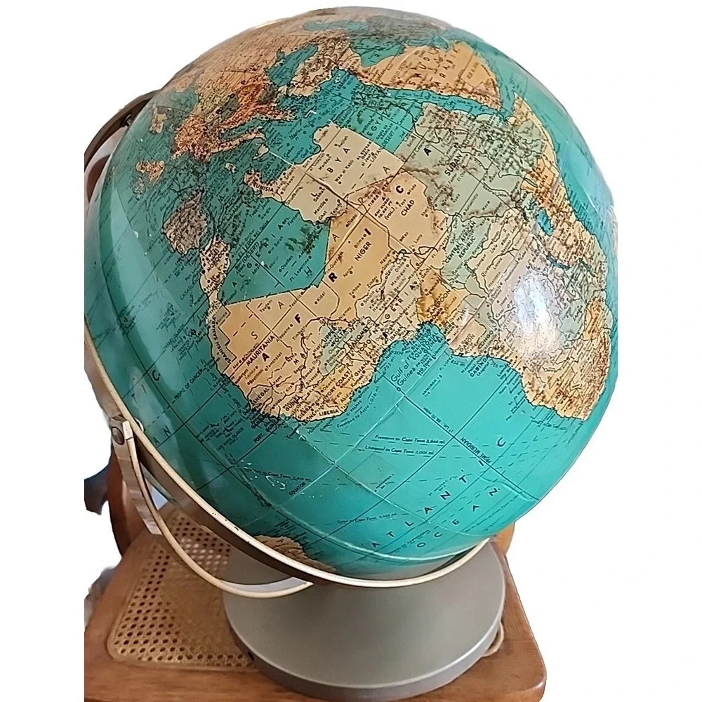 N/A vintage globe