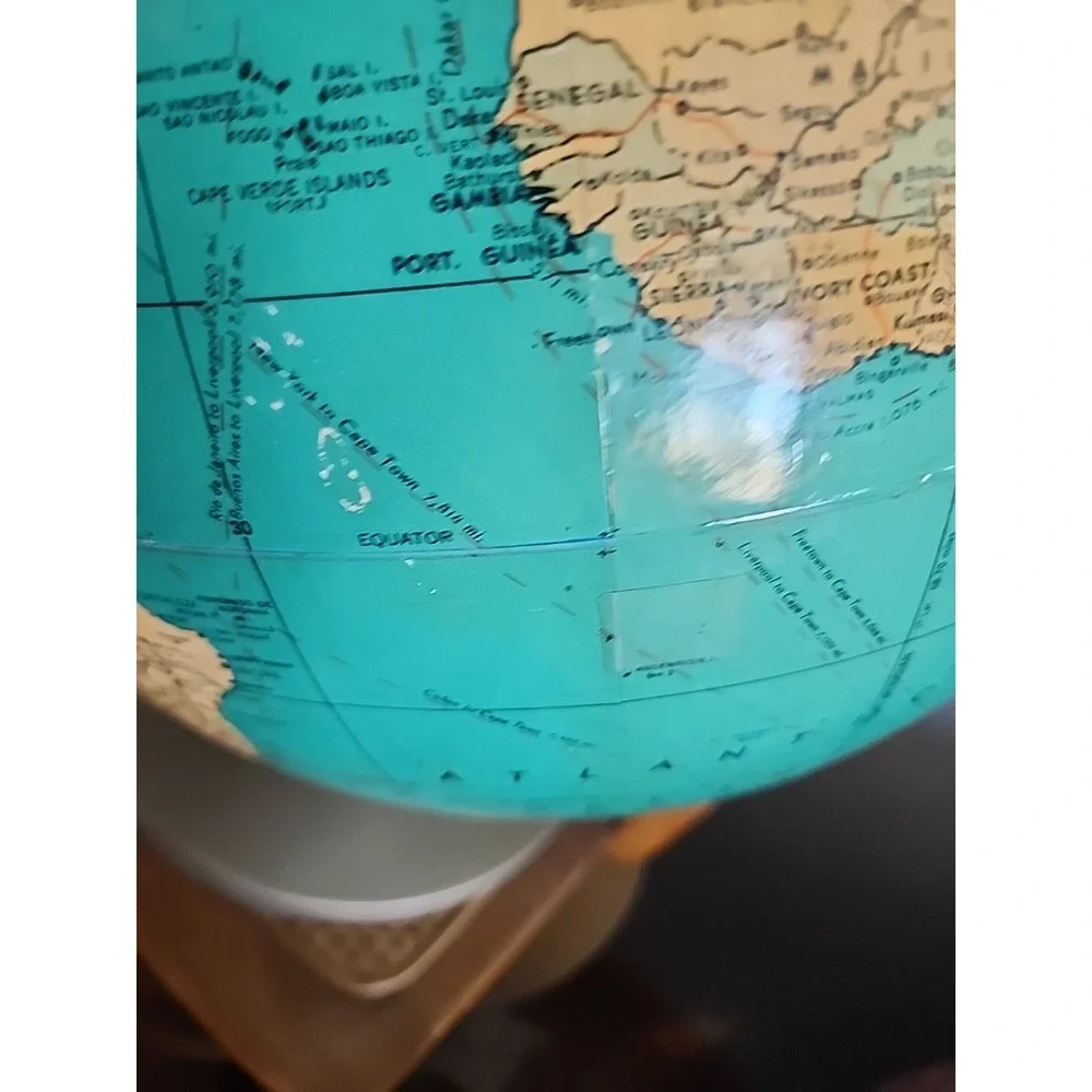 N/A vintage globe