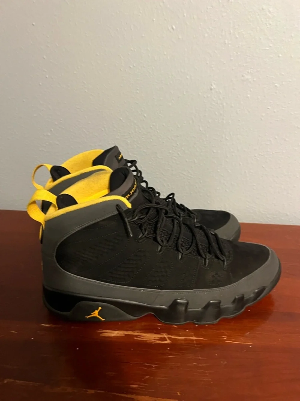 Jordan Men's Black and Yellow High-Top  Sneakers Air Jordan 9 University Gold