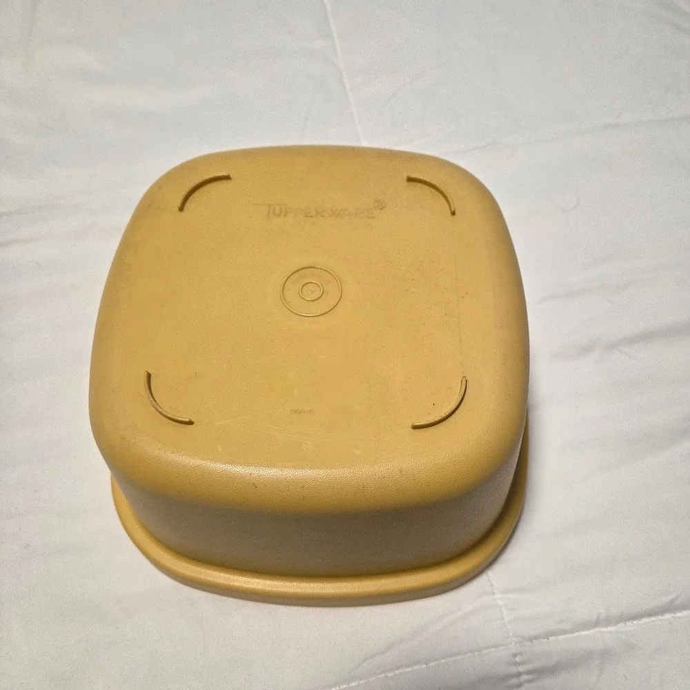Tupperware vintage multi