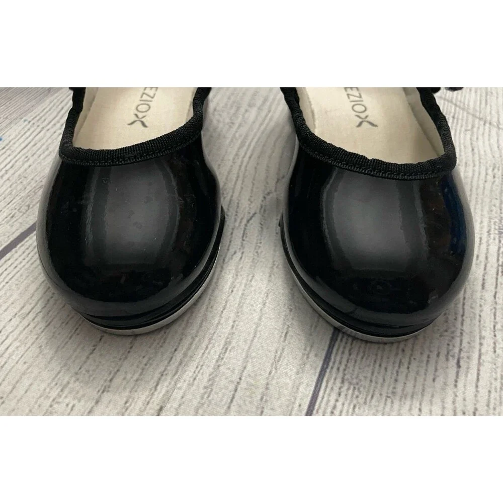 Capezio black little