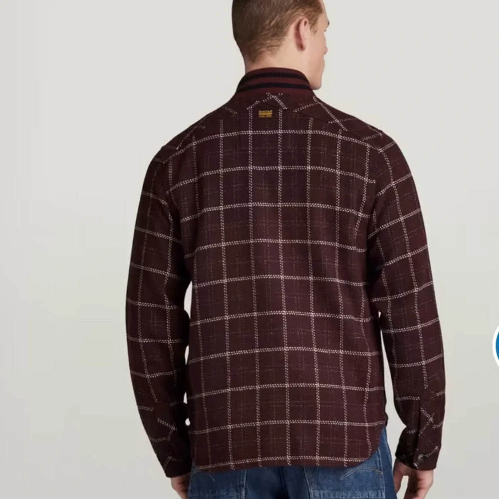 G-Star back pattern collar