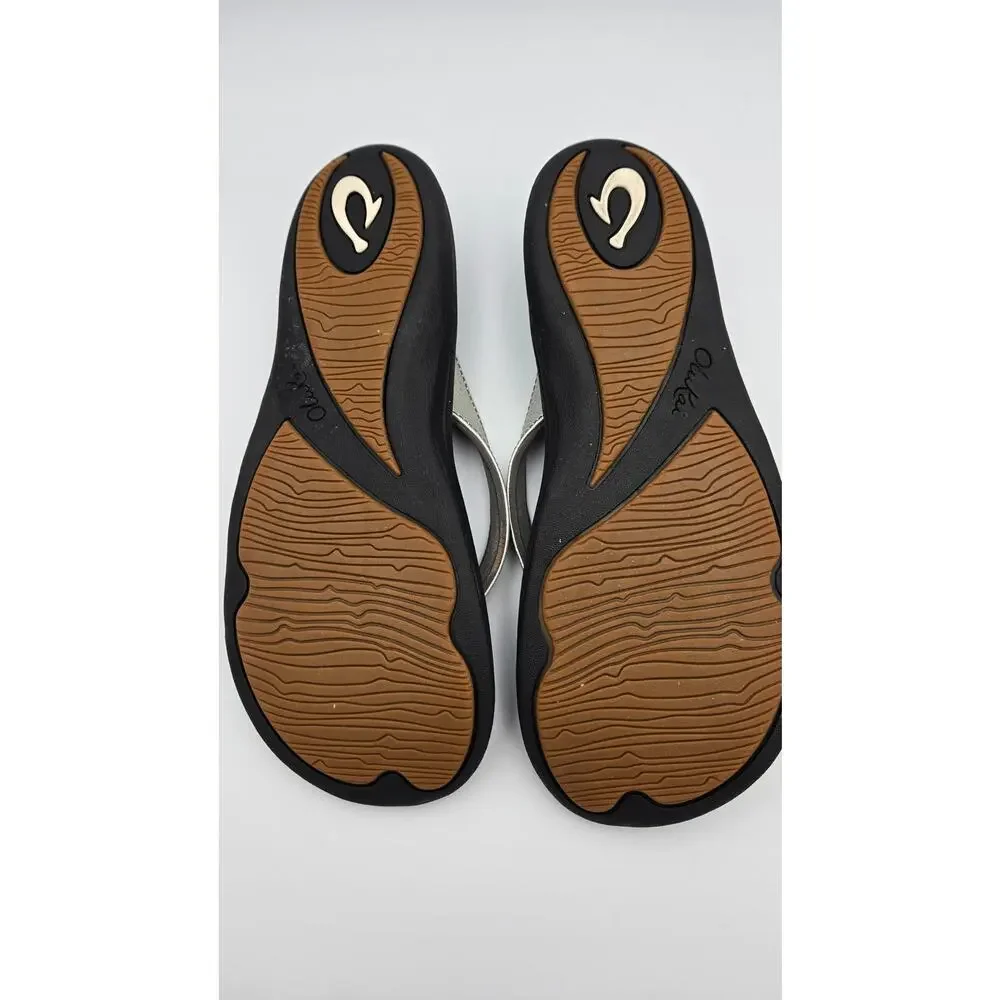 OluKai or metallic