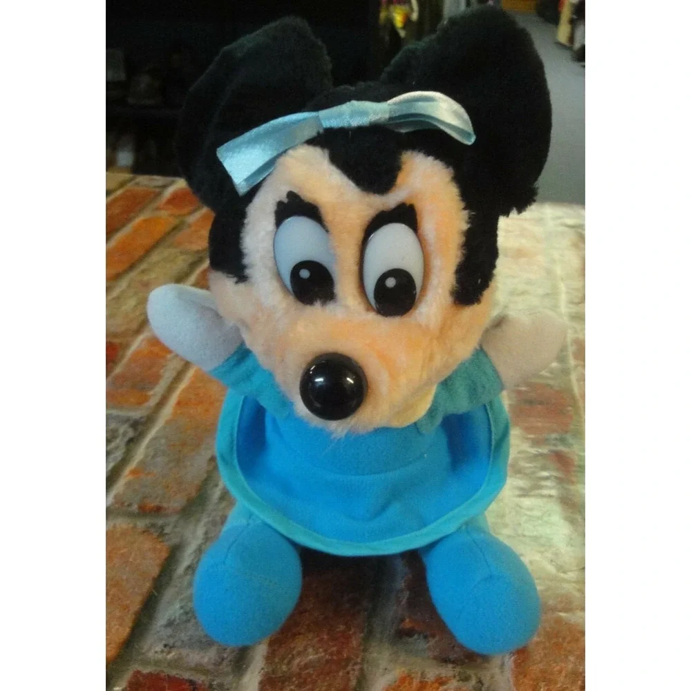 Walt Disney Productions VINTAGE Mickeys Christmas carol MInnie mouse plush KOREA