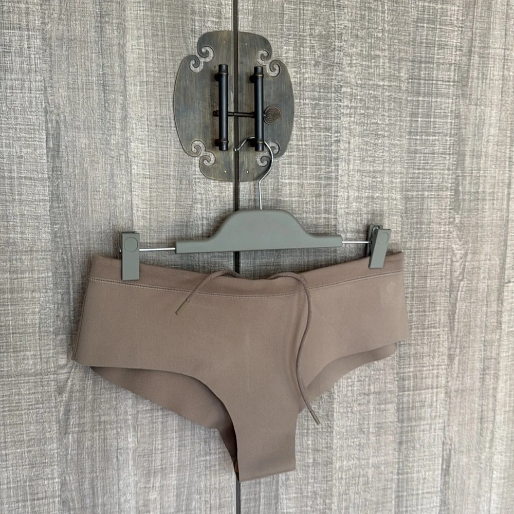 SKIMS Sport Swim Cheeky Bottom | Desert‎